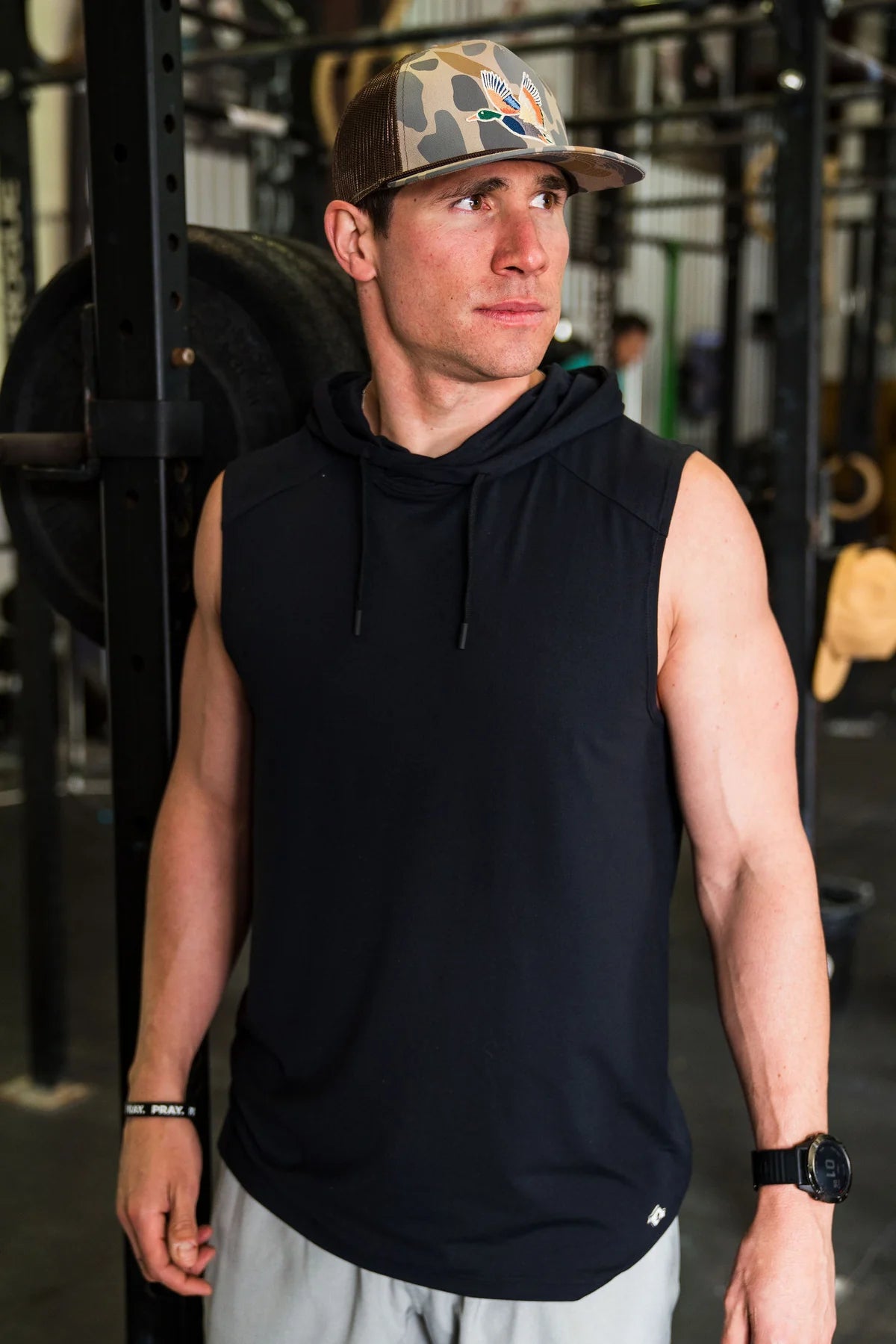 Performance SLEEVELESS Hoodie-Black