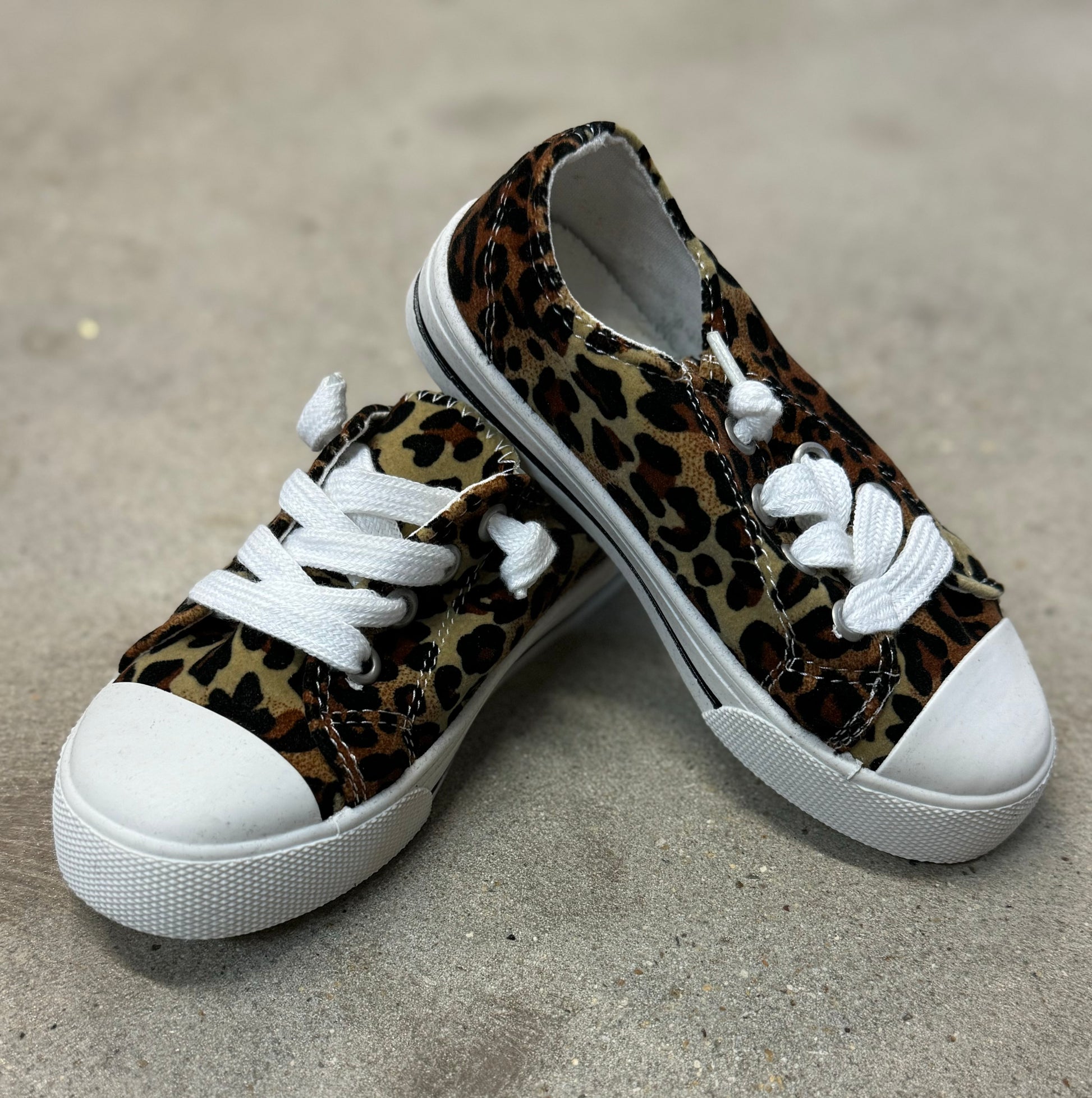 Leopard online tennis loafers
